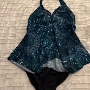 Swimsuits For All Teal and Black Halter handkerchief  edge Swimsuit size 16
